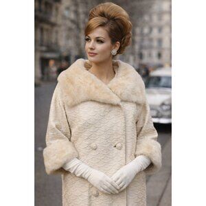 Vintage 1960s Lari Tailored by Jeshiva Womens Wool Coat Sz Medium Ivory Mink Fur